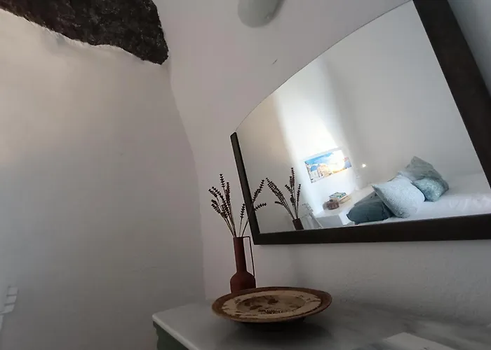 Elias Cave House 270o Caldera View *