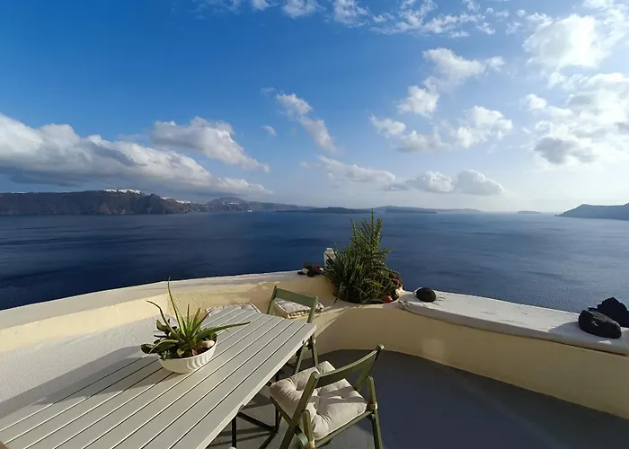 Elias Cave House 270o Caldera View イア