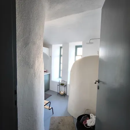 Daire Elias Cave House 270o Caldera View *